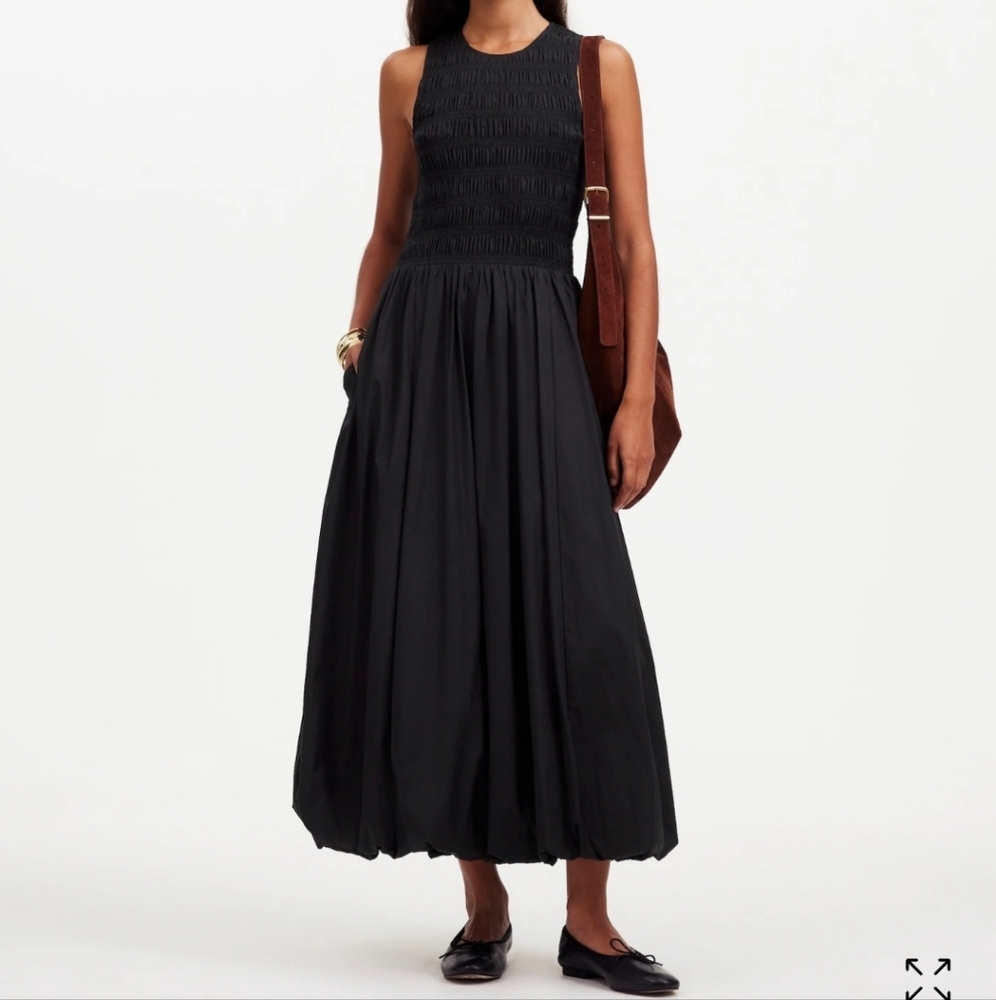 Madewell  The Melody Bubble-Hem Smocked Midi Dress in Poplin   Sz  S NT311 Black